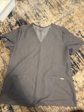Figs women’s  Gray V-Neck Scrub Top